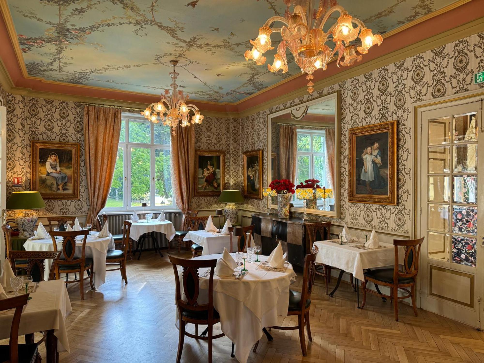 Hotel Restaurant Du Parc Thann Exterior photo